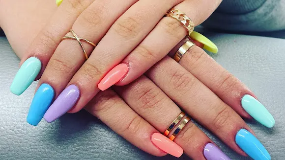 Timi's Nails - Pego