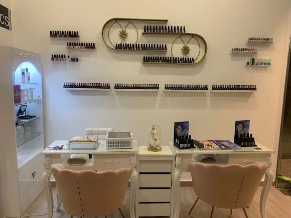 Bl nails
