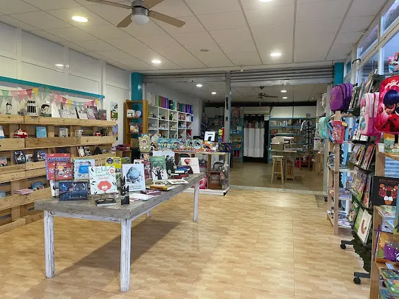 LIBRERÍA ENTRE FULLES - Campello