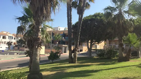 Parque donde los perritos se reunen - Torrevieja