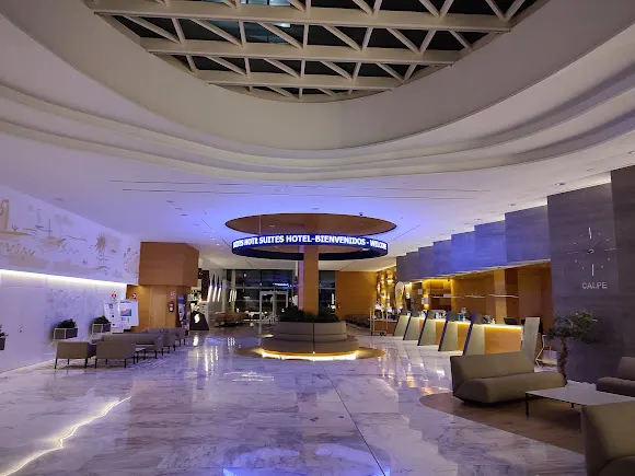 Suitopia Skybar
