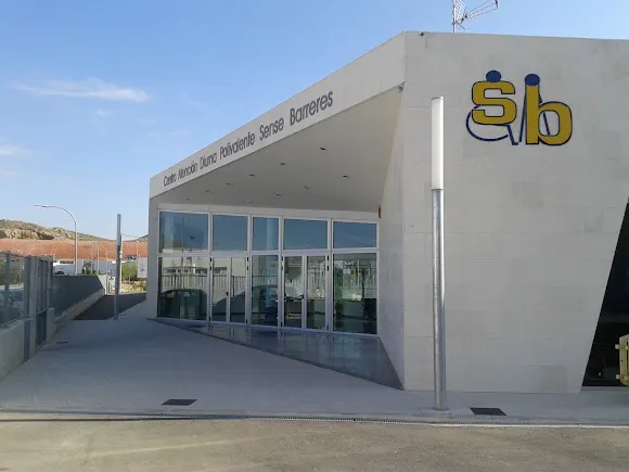 Centro de Atención Diurna Polivalente Sense Barreres Petrer - Petrer