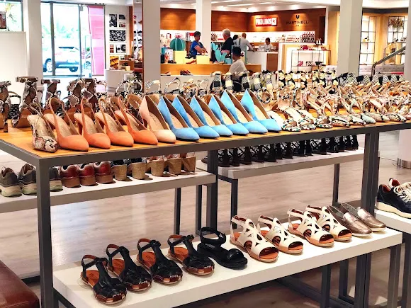 Pikolinos Store & Outlet - Elche