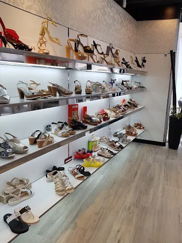 Zapatos y Accesorios Tiendas FRESH SHOES - Teulada