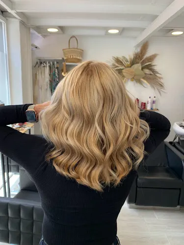 PRIVÉE SALOON peluquería y estética - Elda