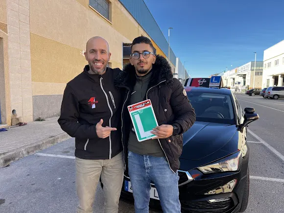 Autoescuela Aprobado a la primera - Elche