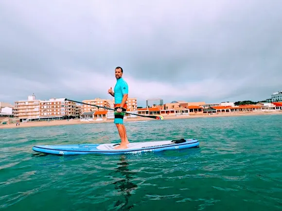 Delocos Surf Shop School