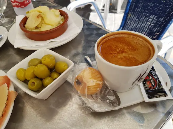 Belmontes Bar and Café