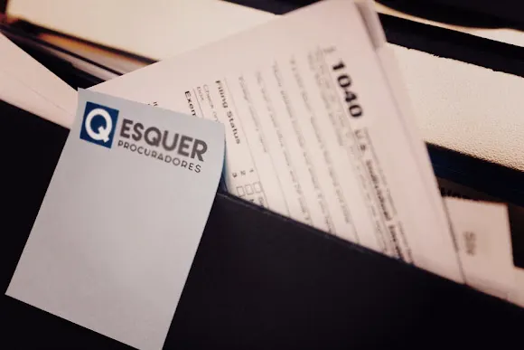 ESQUER PROCURADORES