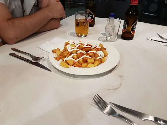 Bar restaurante peones 4