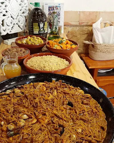 A tu mesa, pollos asados y comida para llevar