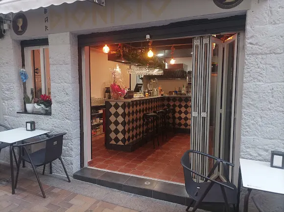 Dionisio bar. Comidas típicas argentinas, empanadas y milanesas. - Benidorm
