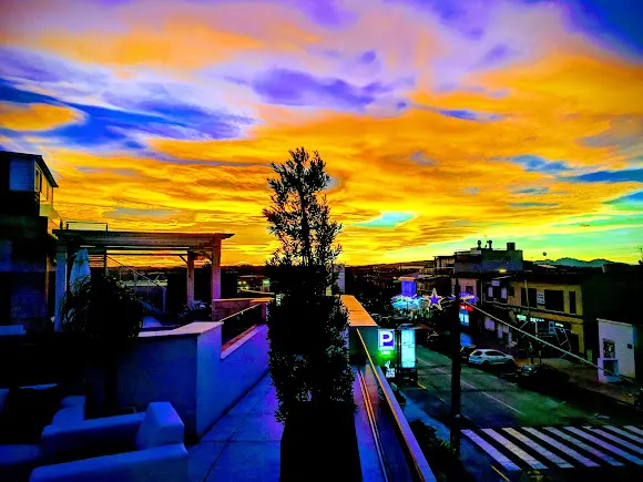 McKenzie's on the roof - Benijofar