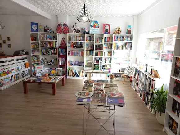 Dilatando Mentes (Librería y Editorial) - Ondara
