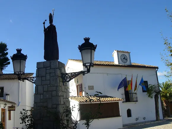 Escultura de San Gregorio - el Castell de Guadalest