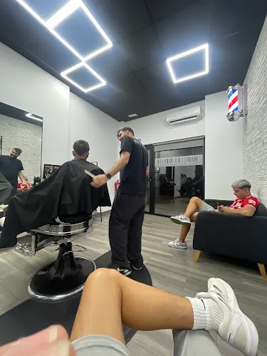 083BarberStudio