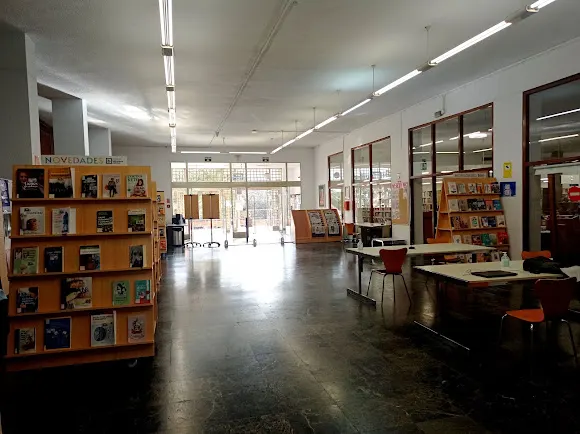 Biblioteca Pública Azorín
