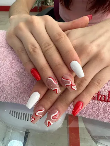 Happy Nails - Salón de manicura y pedicura en Torrevieja
