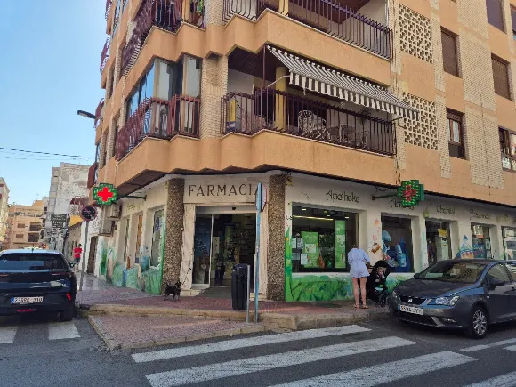 Farmacia las Rocas / Julia Valoria - Torrevieja