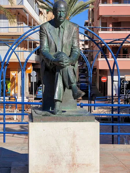Escultura a Francisco Fernández Ordóñez - Santa Pola