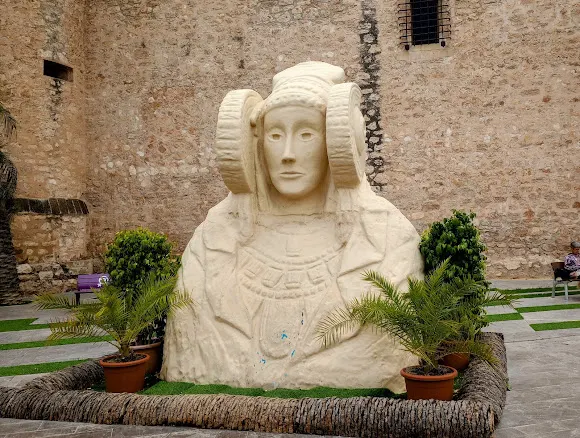 Plaza del Palacio y sus fuentes
