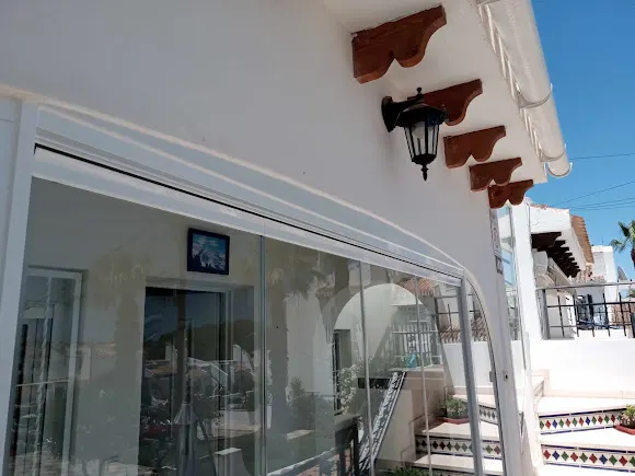 Hi-spec windows - San Miguel de Salinas