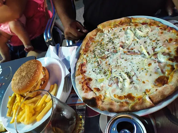 El Paseo Bar Pizzeria