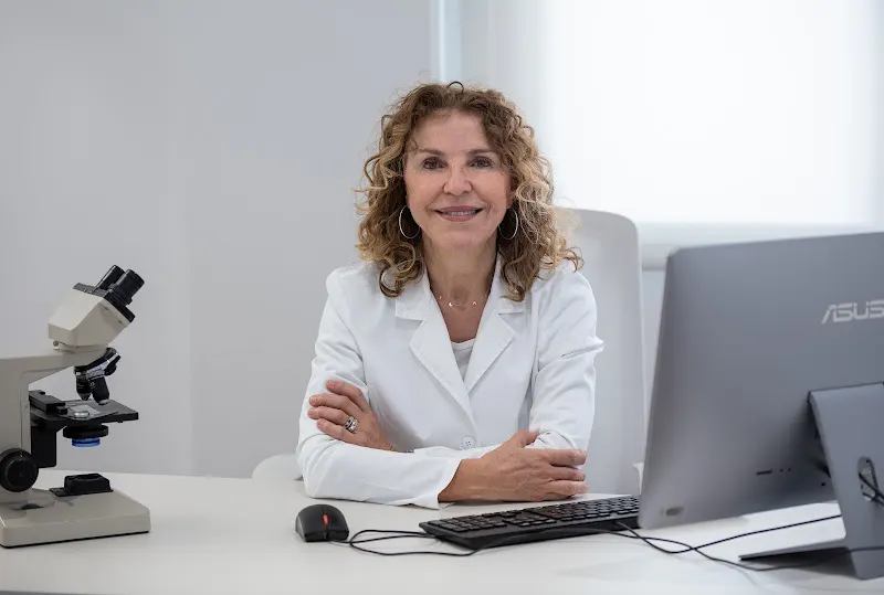 DRA. AMPARO SEVILA