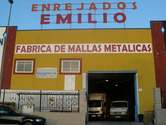 Enrejados Emilio | Malla simple torsión y electrosoldada | Vallas metálicas | Cerramientos - Benijofar