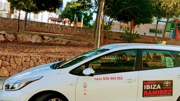 Taxi pego 7 plazas