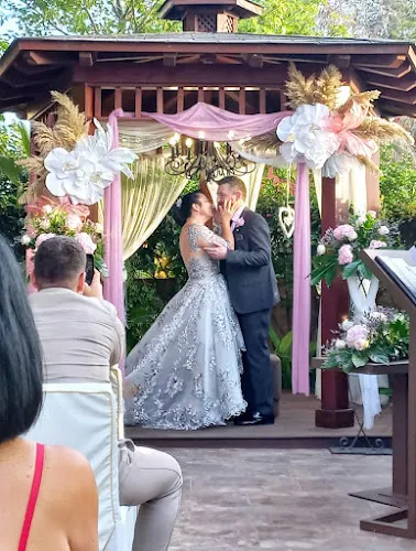 Lulú Novias | Vestidos de Novia, Trajes de Novio y Vestidos para Invitadas - Elche