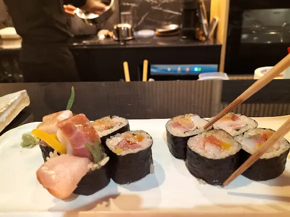 Ukiyō Raw bar y cositas