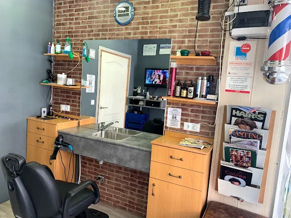 PELUQUERIA DE CABALLEROS VILLENA
