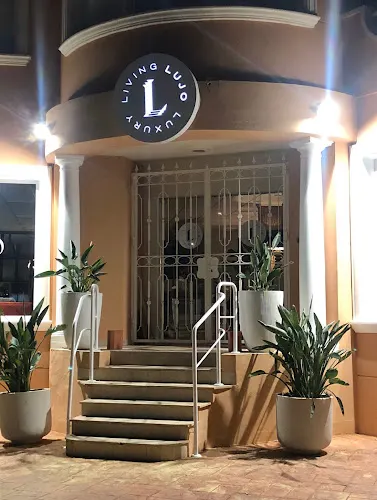 Lujo Luxury Living