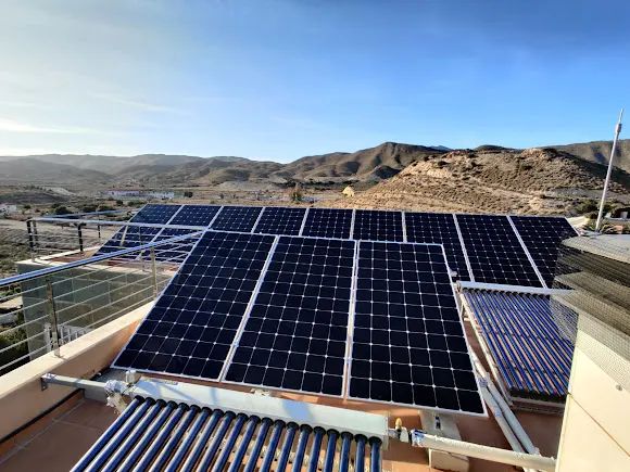 Atria Design and Construction S.L. / Paneles solares / Energia renovable - Alicante