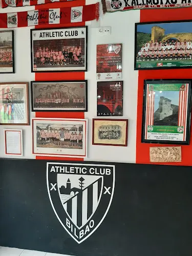 PEÑA ATHLETIC CLUB " GORRI TA ZURIA " PETRER