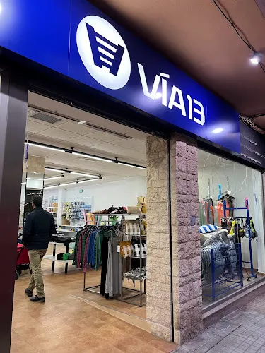 BAZAR MULTIPRECIO - FLORES - ROPA - HOGAR - VÍA 13 - en DENIA - Denia