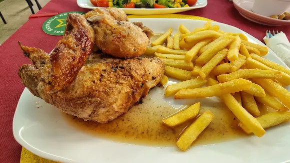 Pollos y Playa - Chickens and Beach