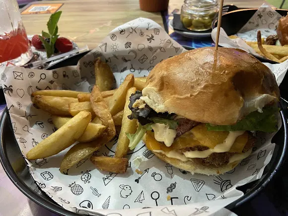La Folie Burgers & Tatuaje