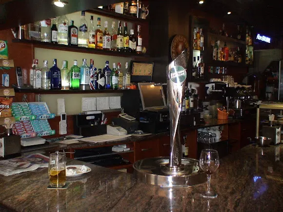 Cafeteria Pub Mayesthis