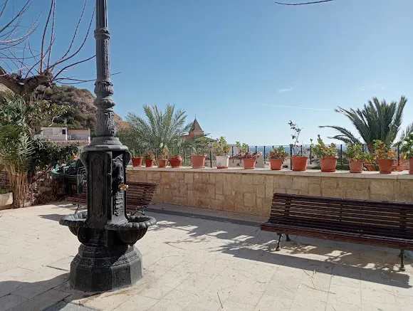 Fuente de San Antonio - Fuente de agua potable en Alicante
