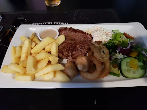 The Corner Flag - Algorfa