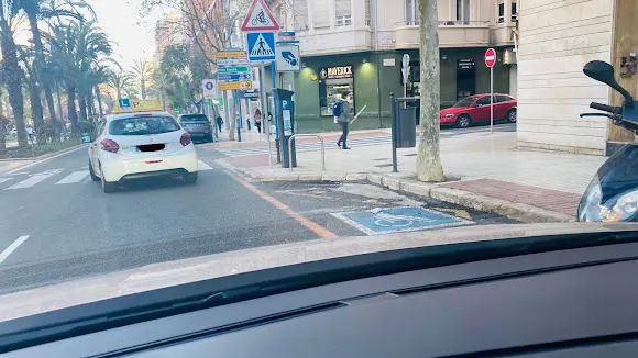 AUTOESCUELAS PLUSVIAL - Alicante