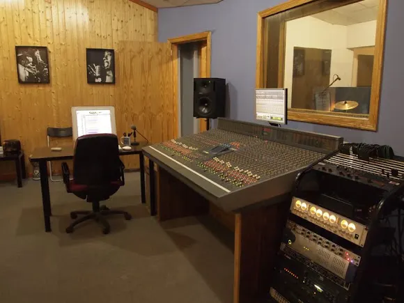 ESTUDIO DE GRABACION EUROTRACK
