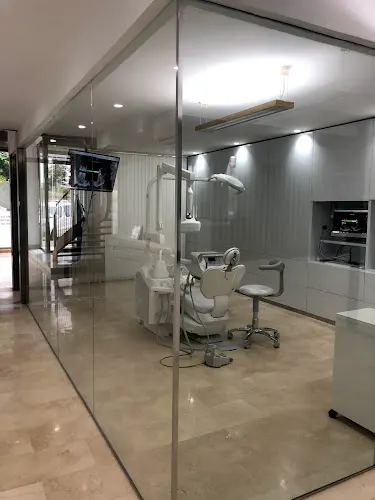 Clínica PHI-Dénia Odontología y Medicina Estética - Denia