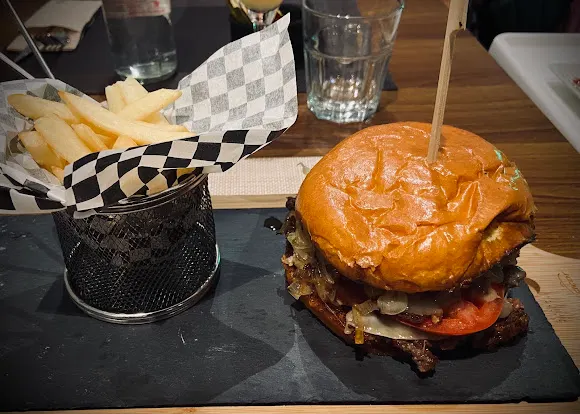 Baires Grill & Burgers