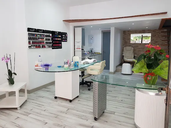 Linssy Torres centro de manicura y pedicura - Denia