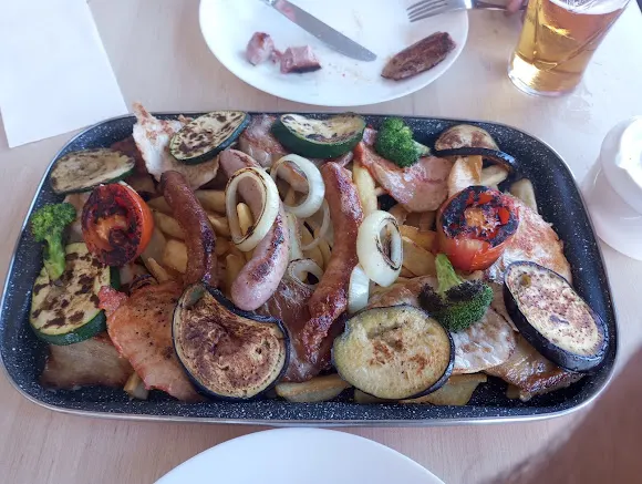 Resto Bar Ili's