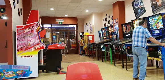 Salón recreativo los 80s - San Vicente del Raspeig