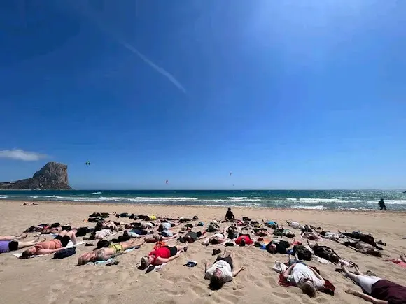 YOGA Junto Al Mar